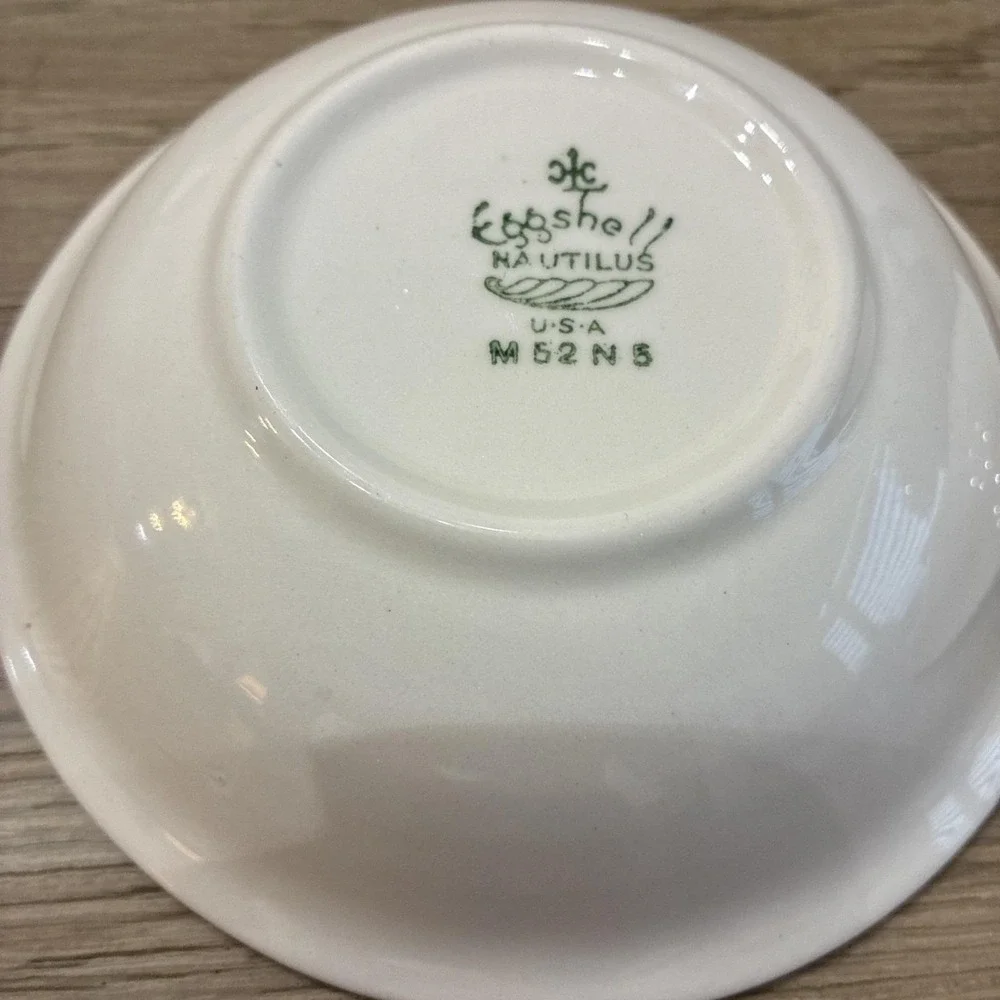 Homer Laughlin Bowls ARISTOCRAT M52N5 Fruit Dessert Set Of 2 Eggshell Nautilus.